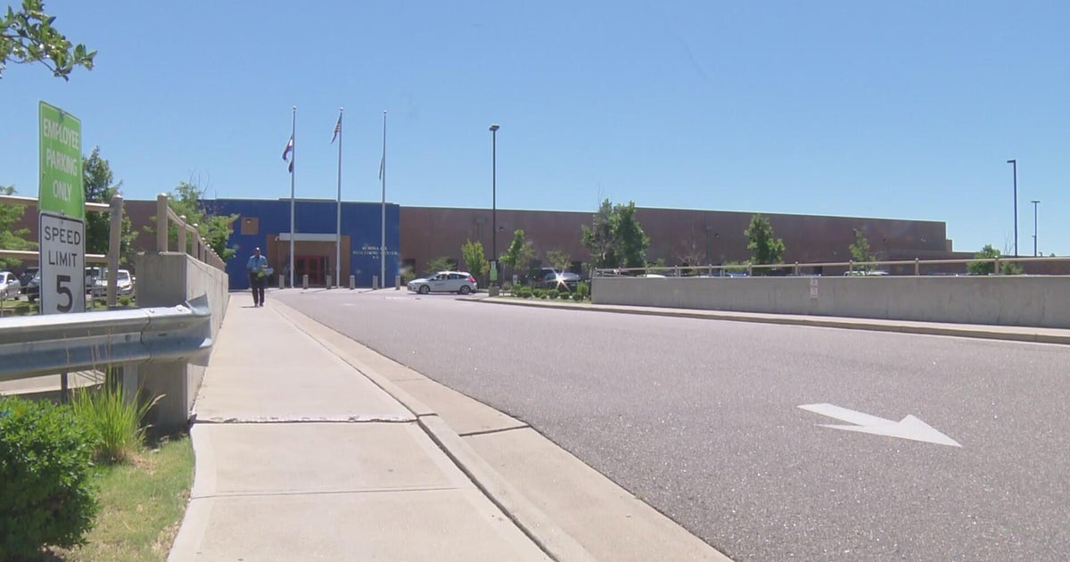 Medical advocate sounds alarm about ICE detention conditions in extreme heat