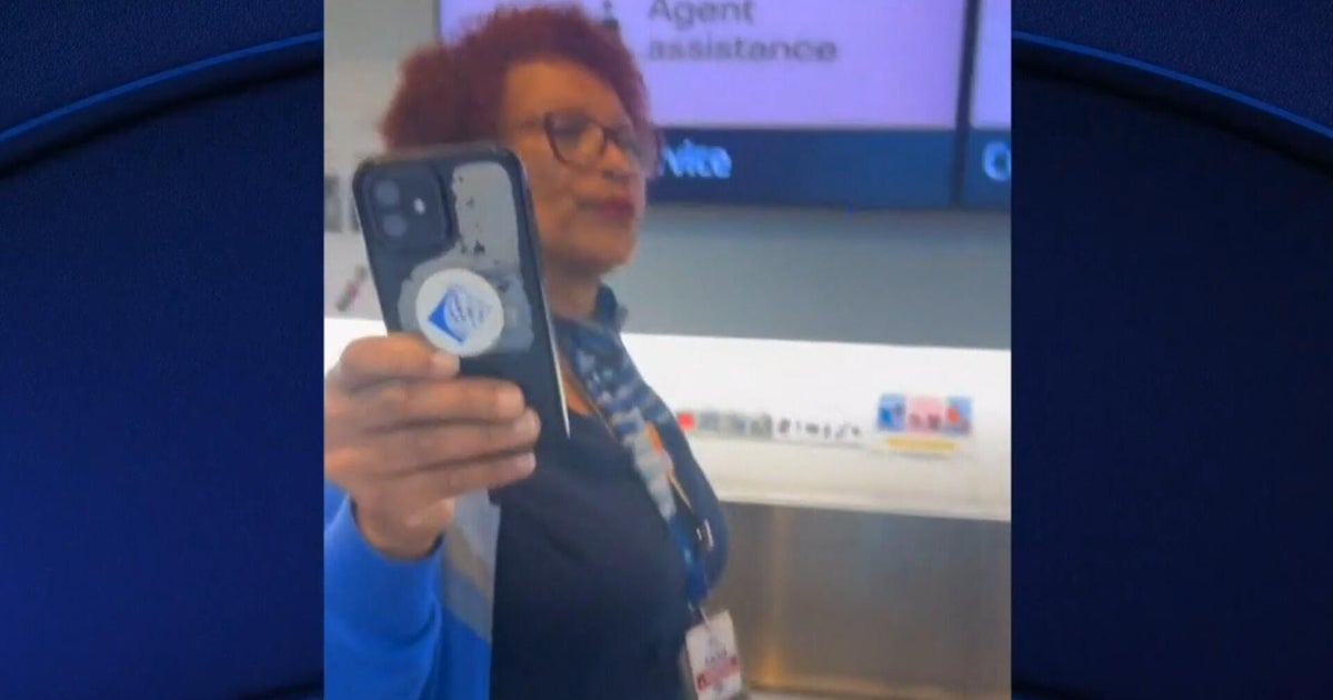 United Airlines employee threatens to call ICE on passenger, video appears to show