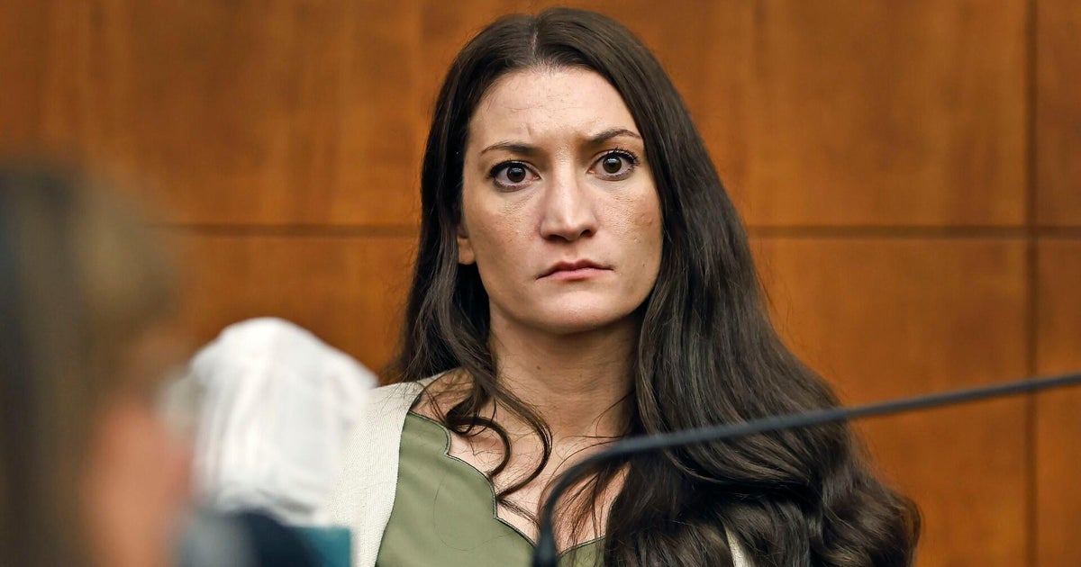 What is postpartum psychosis, the disorder at the center of Lindsay Clancy's trial?