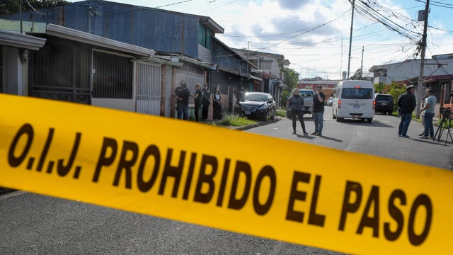 costa-rica-police-officer.jpg 