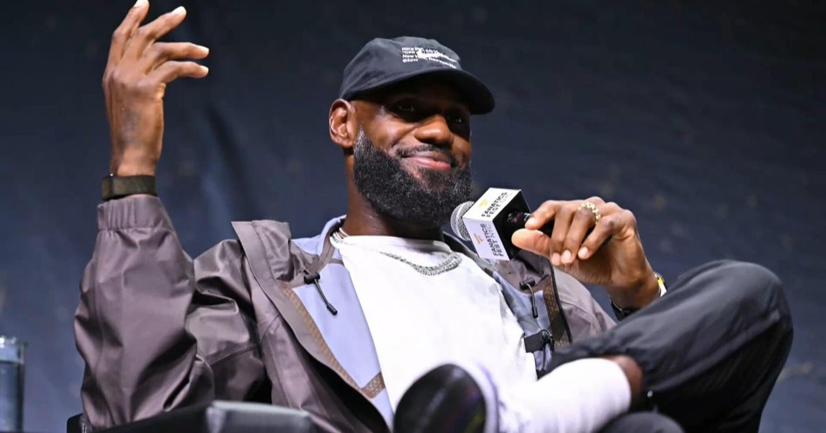 LeBron James heads to Philadelphia to join the 76ers