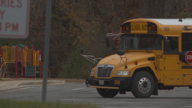 school-bus.png 