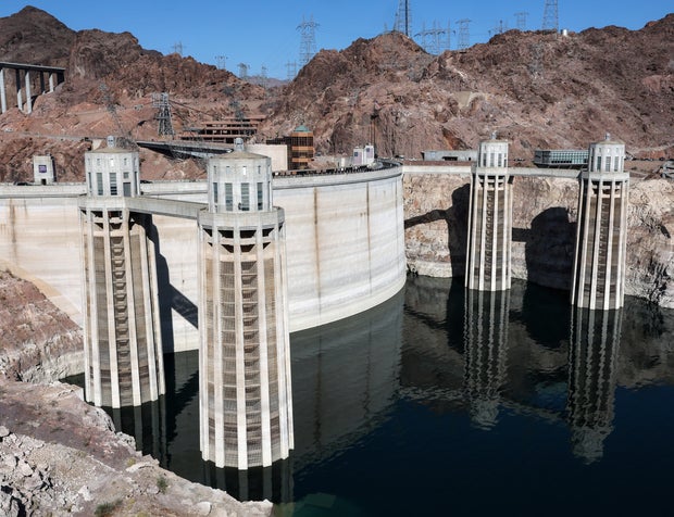 Lake Mead And Lake Powell Fall To Historically Low Combined Water Level 