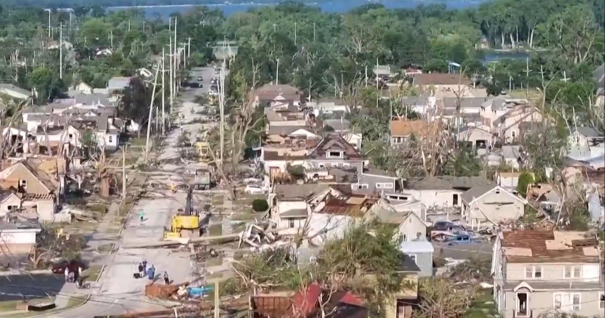 Eye Opener: Powerful tornadoes sweep across Midwest