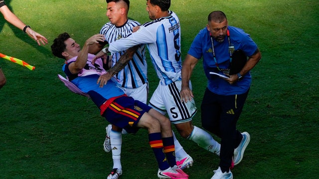 Spain's Gavi,Leandro Paredes,Thiago Almada 