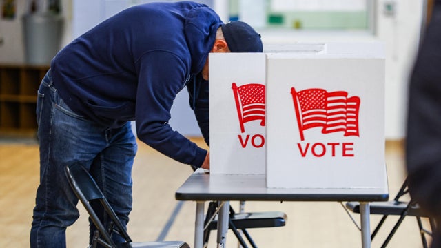 Trump's Redistricting Bids Near End With Virginia, Florida Moves 