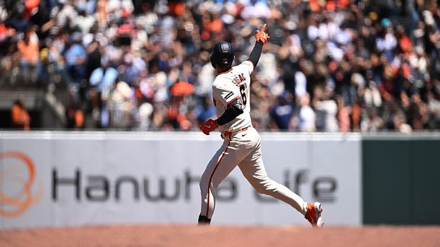 giants-brewers-2287538898.jpg