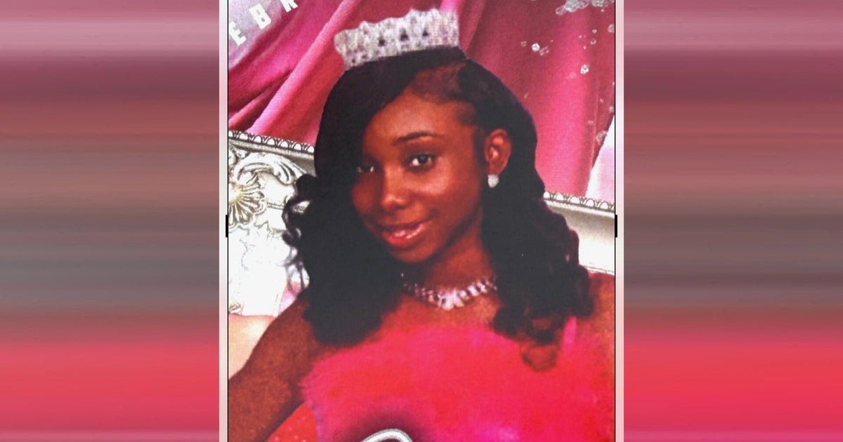 Loved ones hold vigil to remember teen who died in Philadelphia crash: 