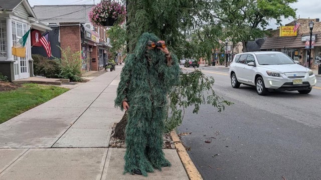 officer-dressed-as-shrub.jpg 