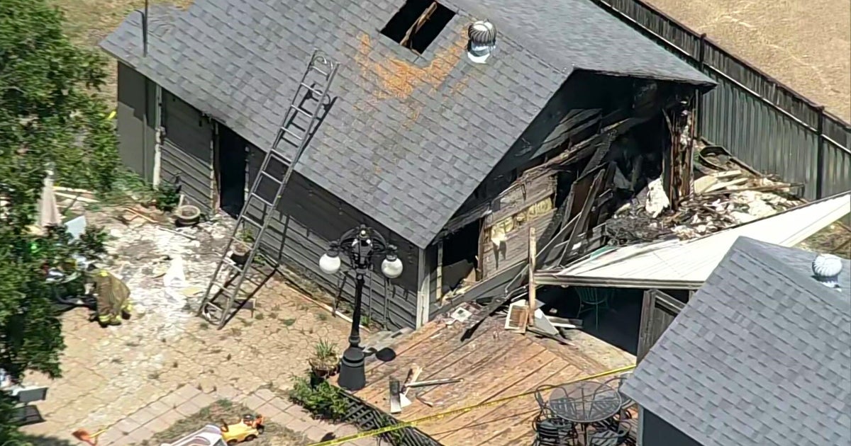 One killed in fire in Cockrell Hill garage, Dallas Fire-Rescue says ...