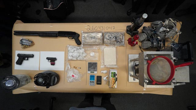 sfpd-oakland-drug-house-busts-080326.jpg 