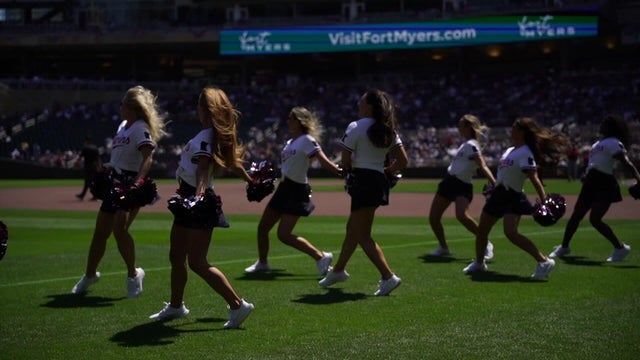hfr-wis-twins-rally-dancers-pkg-lunemann-littlefield-sel.jpg 