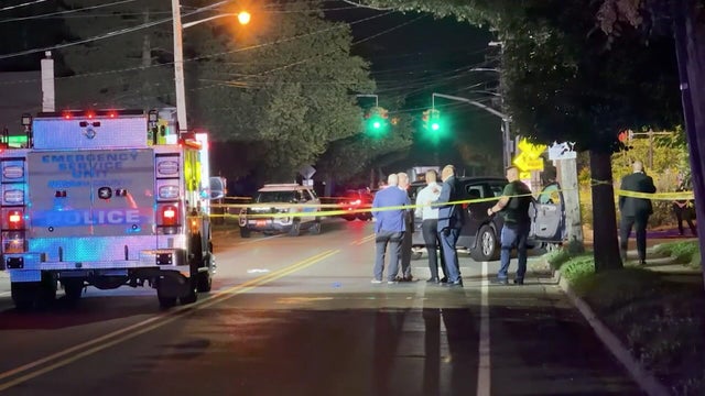 vo-westbury-police-shoo-wcbsimzv-hi-res-still.jpg 