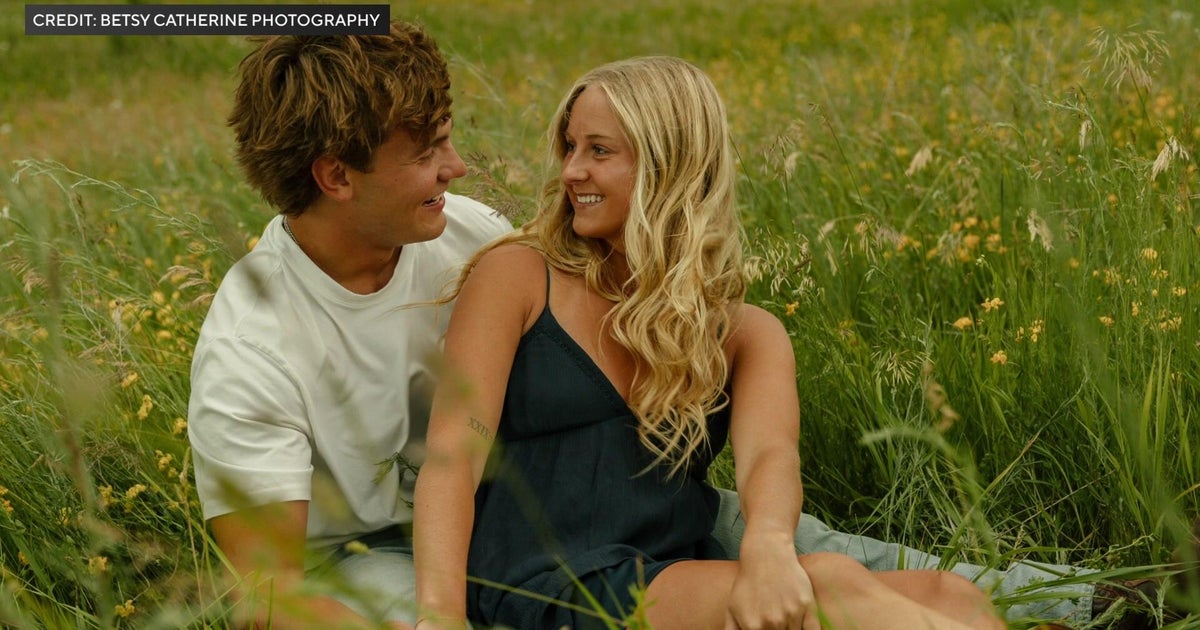 Minnesota photographer doubles as matchmaker, bringing single strangers together in viral series