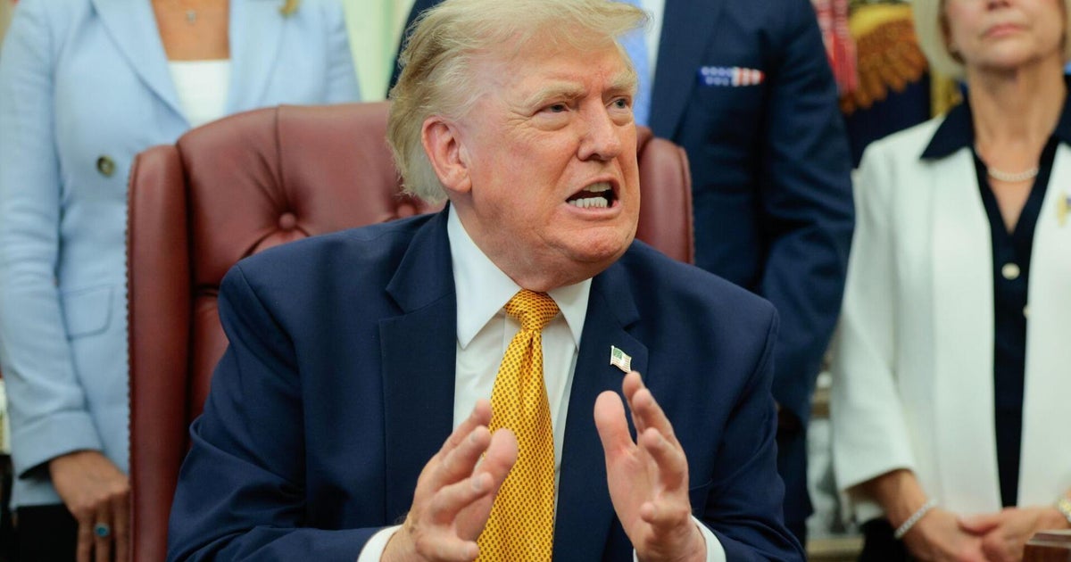 Trump threatens "decapitation" if Iran doesn't reach a deal