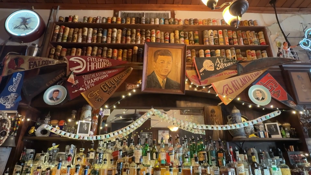 manuels-tavern.png