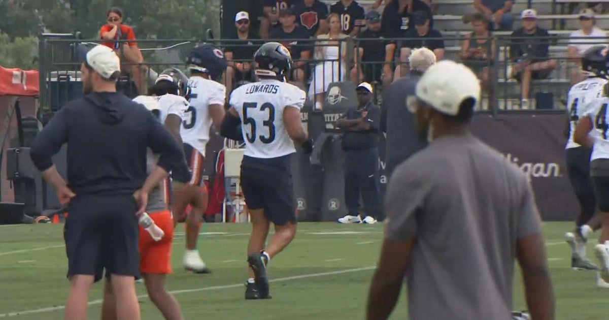 Chicago Bears linebacker T.J. Edwards returns to training camp after calf injury