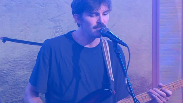 thumbs-sing-blue.jpg 