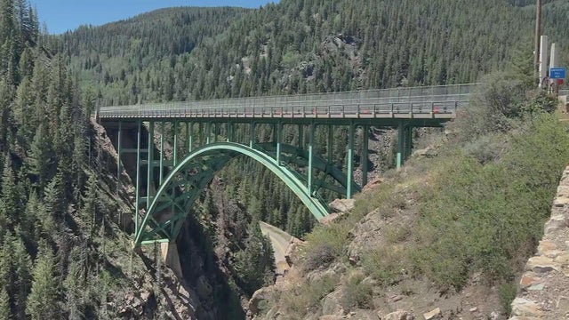 redcliff-bridge.jpg 