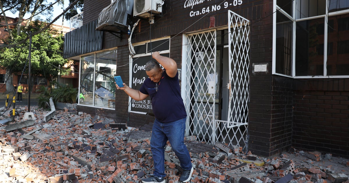 7.4 earthquake strikes western Colombia, injuries and damage reported
