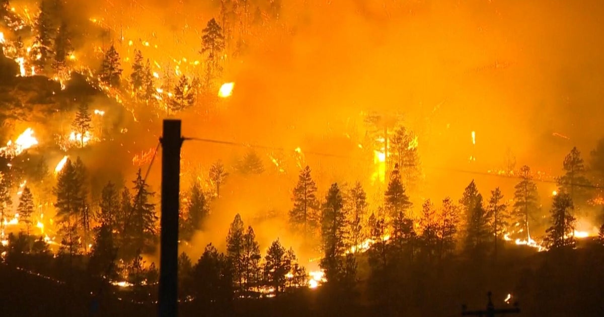 Eye Opener: Firefighters battle blazes in the West