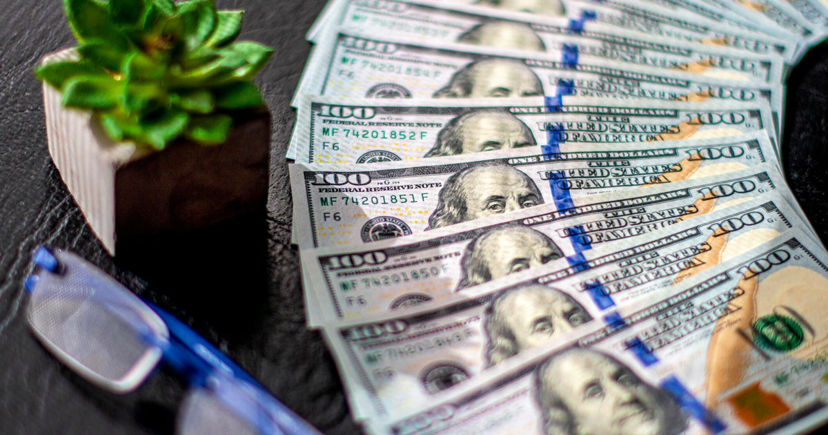 Колко лихва може да спечели $200 000 през следващата година? 4 опции за спестовни сметки, които трябва да знаете