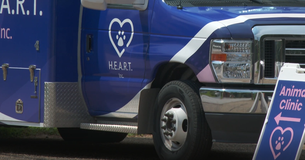 Mobile veterinary clinic in Edgewater provides affordable care, saves lives