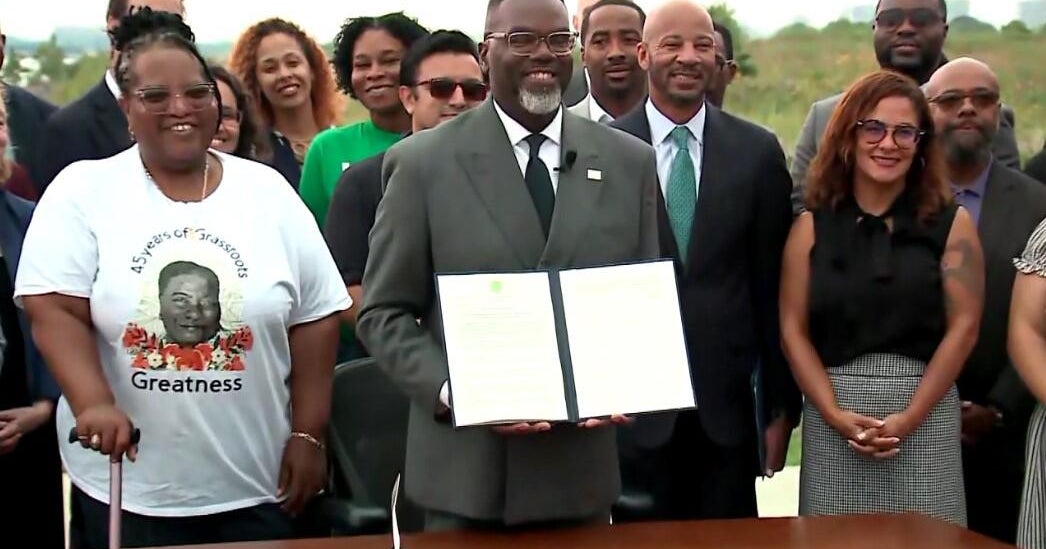Chicago Mayor Brandon Johnson signs executive order for stricter data center regulations, calls for a temporary moratorium