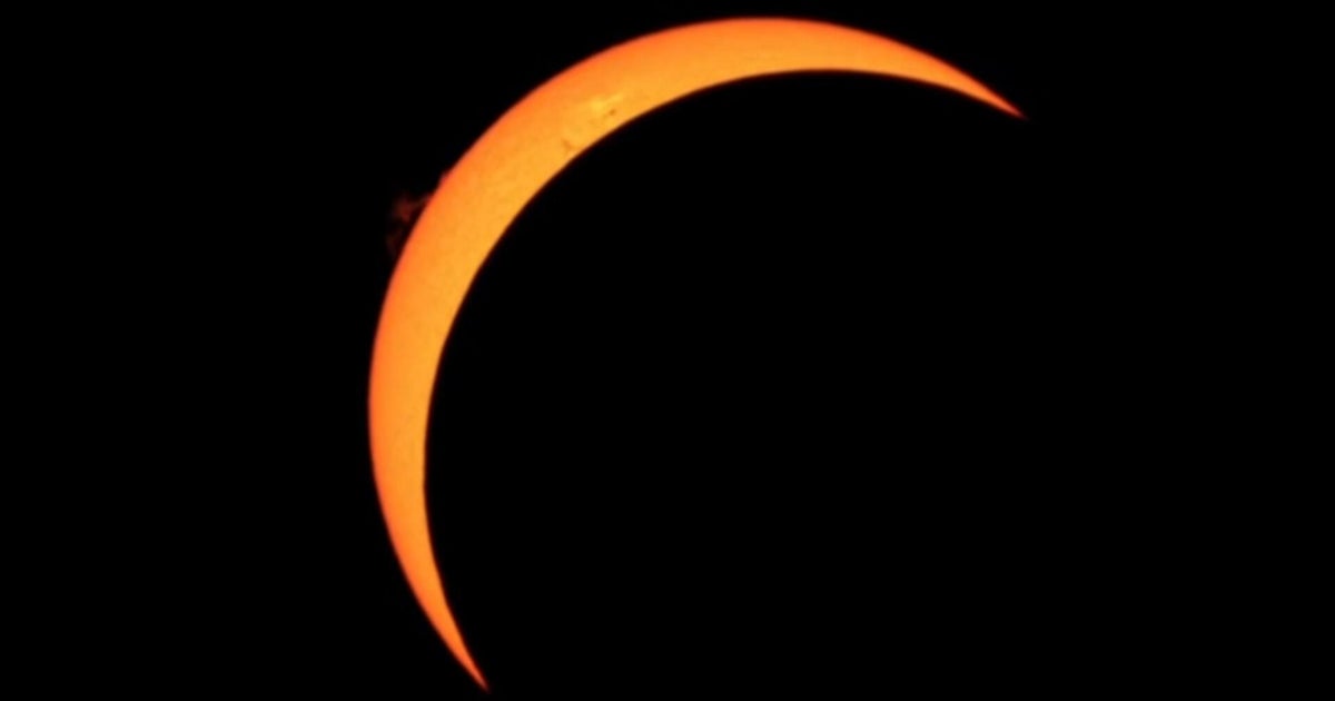 Painting a picture of the solar eclipse in Europe: "Like being on another planet"