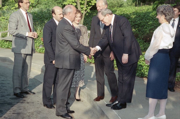 ap920511065.jpg