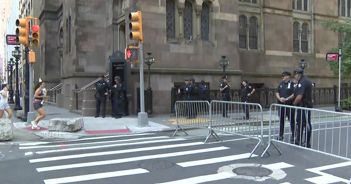 Congregants return to NYC synagogue after disruption, arrest: 