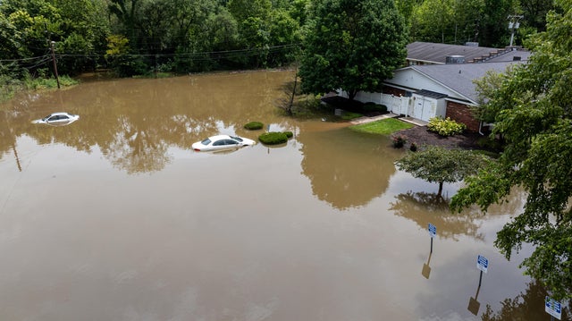 White River flooding prompts evacuations in Indiana as rescues continue; river crests near 25 feet, breaking 1913 record