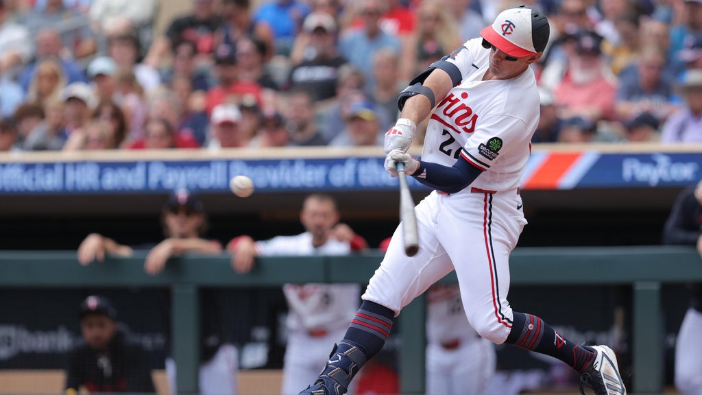 phillies sweep over minnesota twins after massive comeback