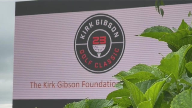 kirk-gibson-noon-slider.jpg 