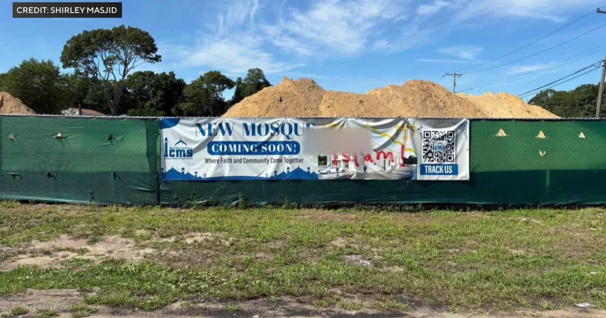 cbsnews.com - Carolyn  Gusoff - Leaders condemn anti-Islamic vandalism at Long Island mosque construction site