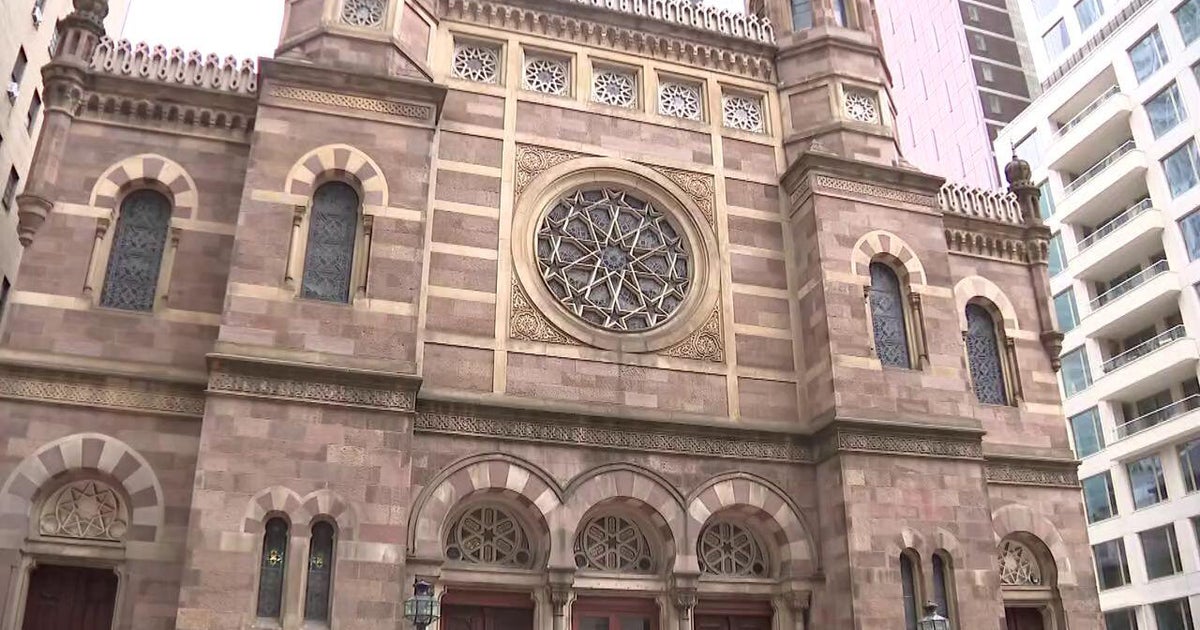 Rally held at Central Synagogue following alleged hate crimes