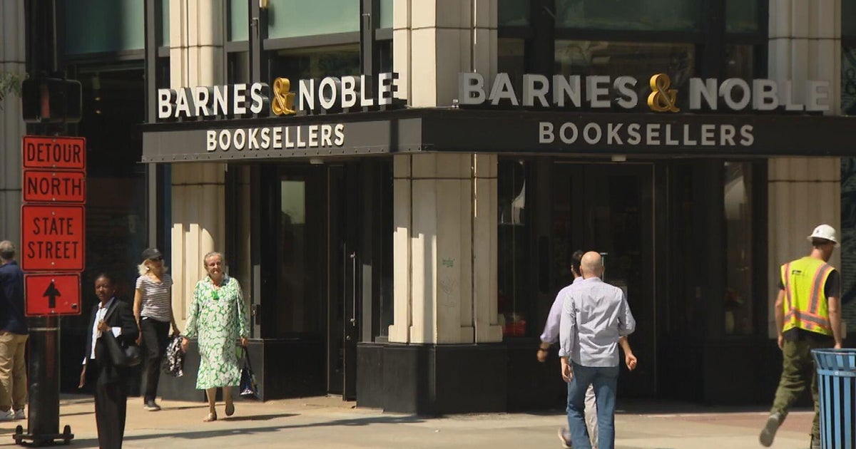 New Barnes & Noble bookstore opens in Chicago Loop, long-shuttered one is torn down in Gold Coast