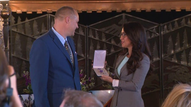 boebert-purple-heart-ceremony-5vo-transfer-frame-298.jpg 