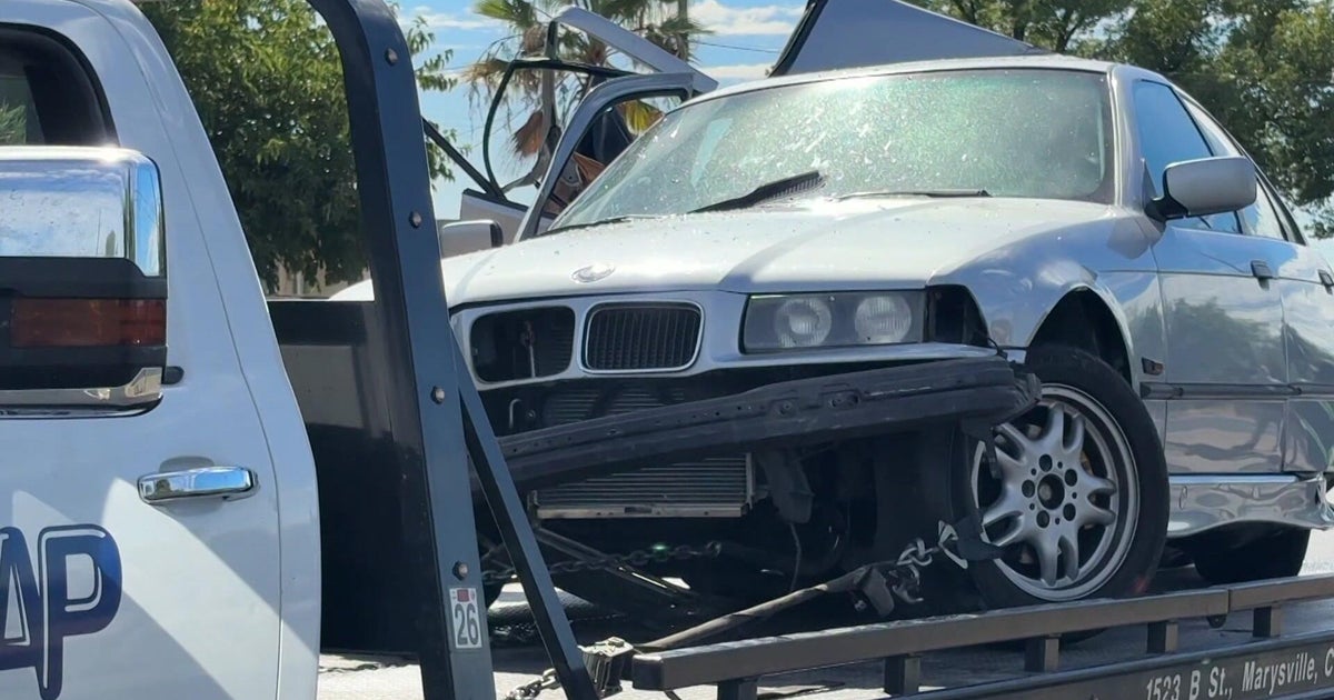 1 dead, 1 seriously injured after three-vehicle crash in Rio Linda