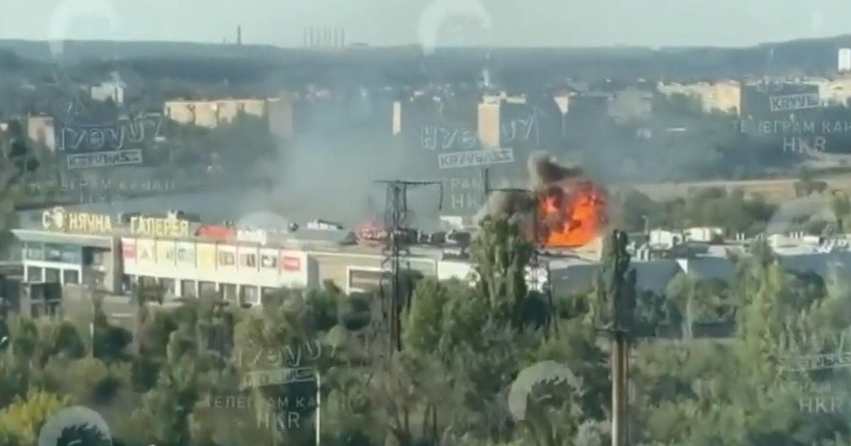 Russia attacks Ukrainian shopping mall, killing more than a dozen