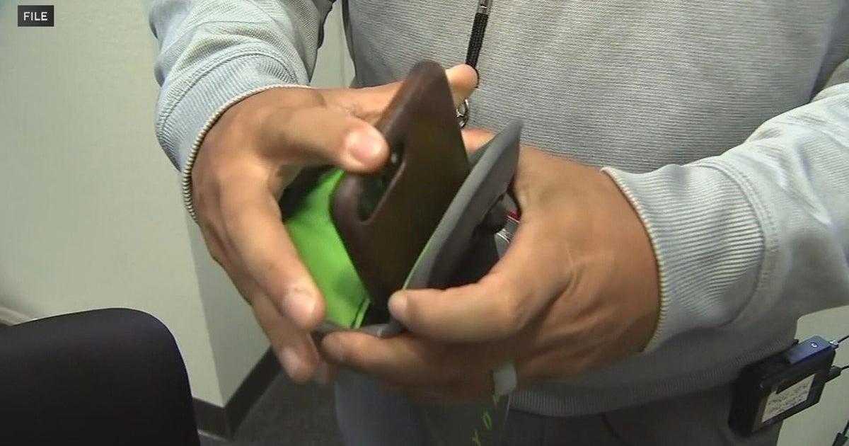 Pennsylvania schools work to enforce cell phone ban as students head back to class