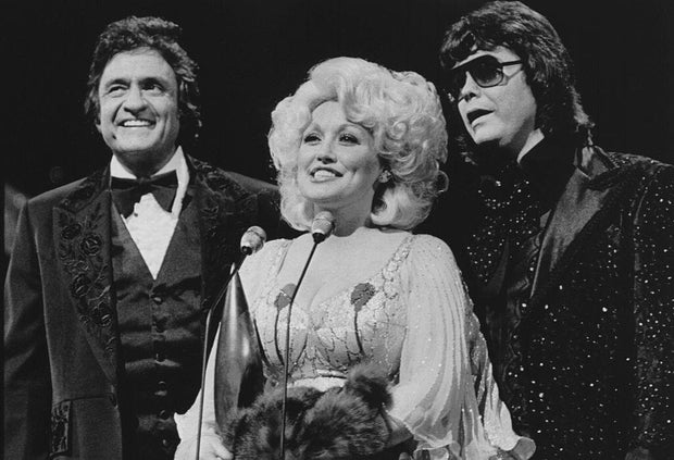 Dolly Parton receives the Entertainer Of The Year award 