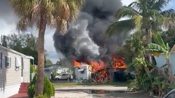 cbsmiami-ftl-mobile-home-fire-2.jpg