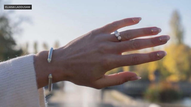 engagement-ring.png 