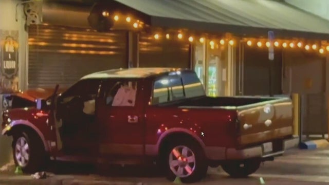 cbsmiami-truck-in-restaurant-1.jpg 