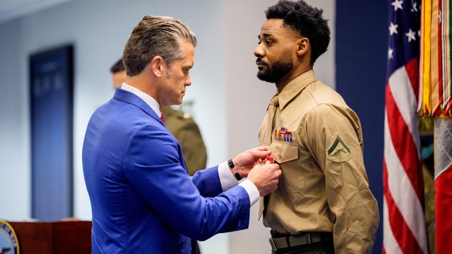 Pentagon Updates Valor Awards For Marines Who Served At Abbey Gate In Afghanistan 