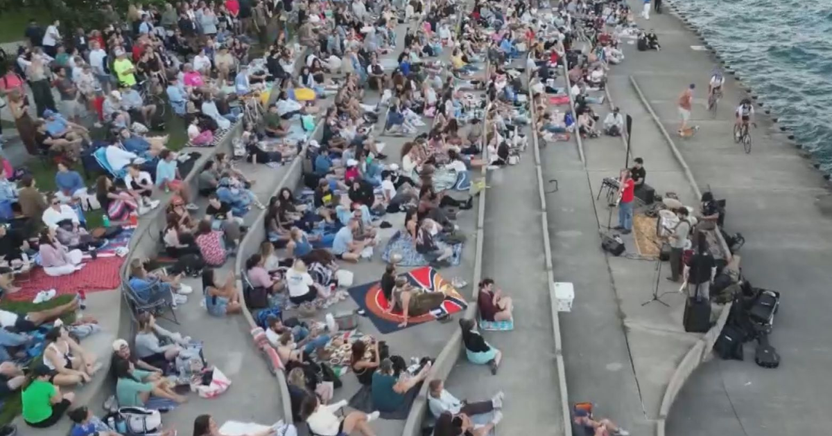 Chicago band host series of pop-up summer concerts near the lake