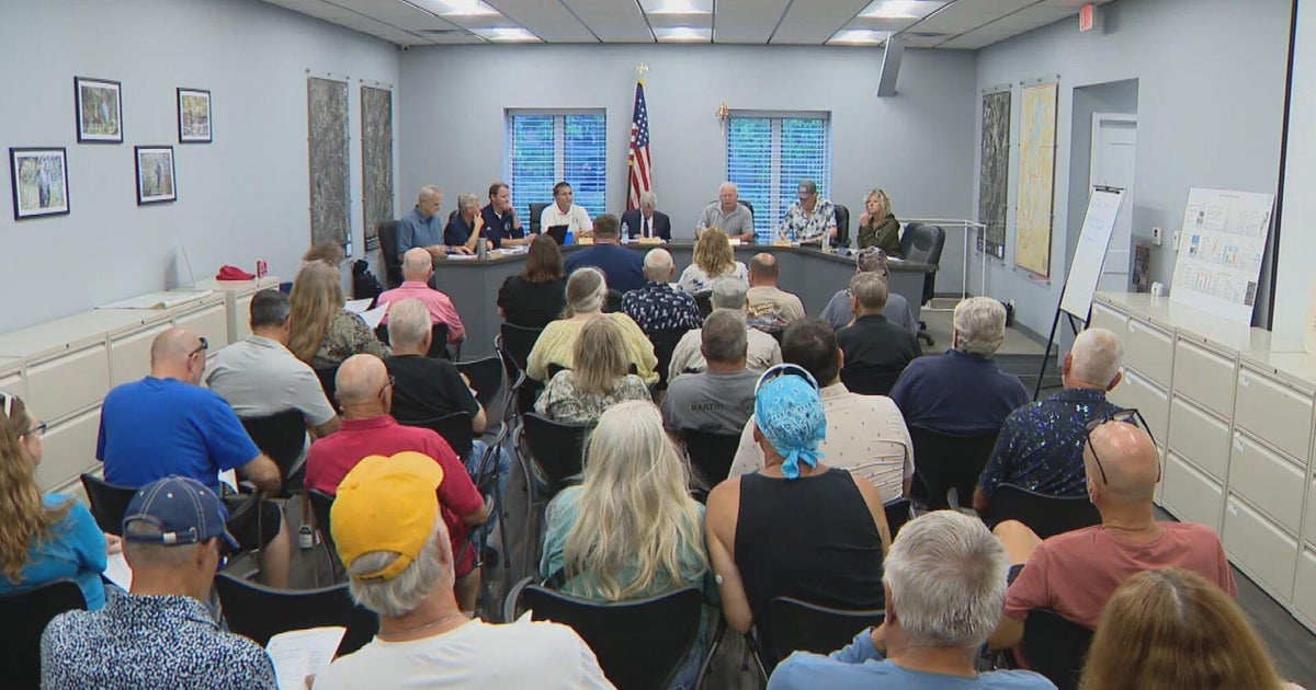 Residents calls for speed limits during Fox Waterway Agency board meeting after deadly boat crash