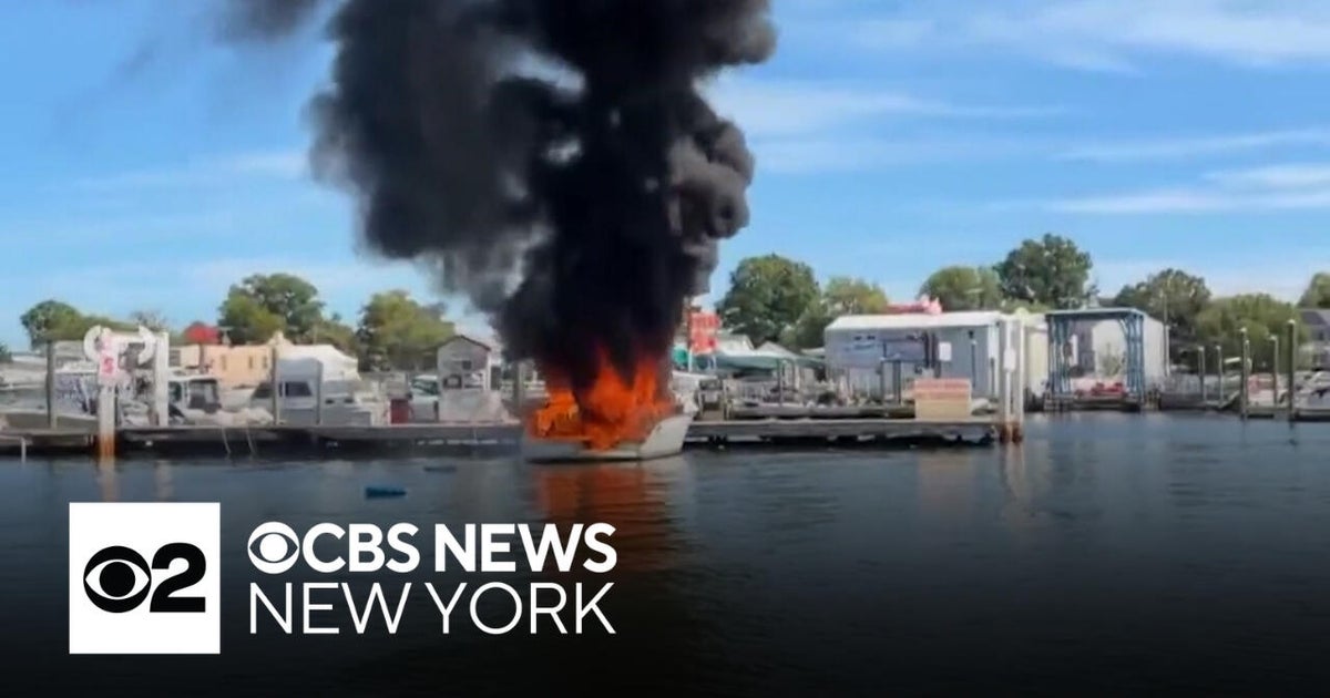 Docked boat bursts into flames in the Bronx, 3 hurt