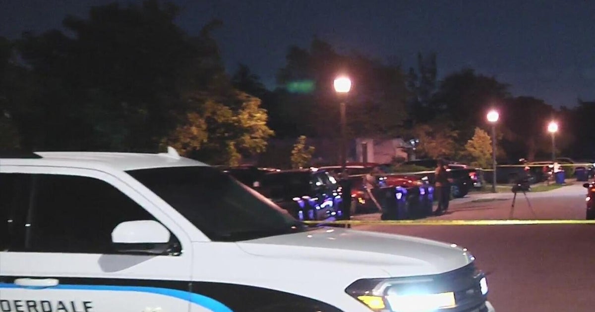 Fort Lauderdale police investigate overnight shooting - CBS Miami